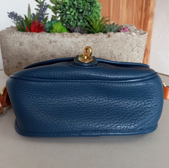 Dooney & Bourke, 1996 AWL Equestrian, Sporting Pouch - Picture 6 of 16